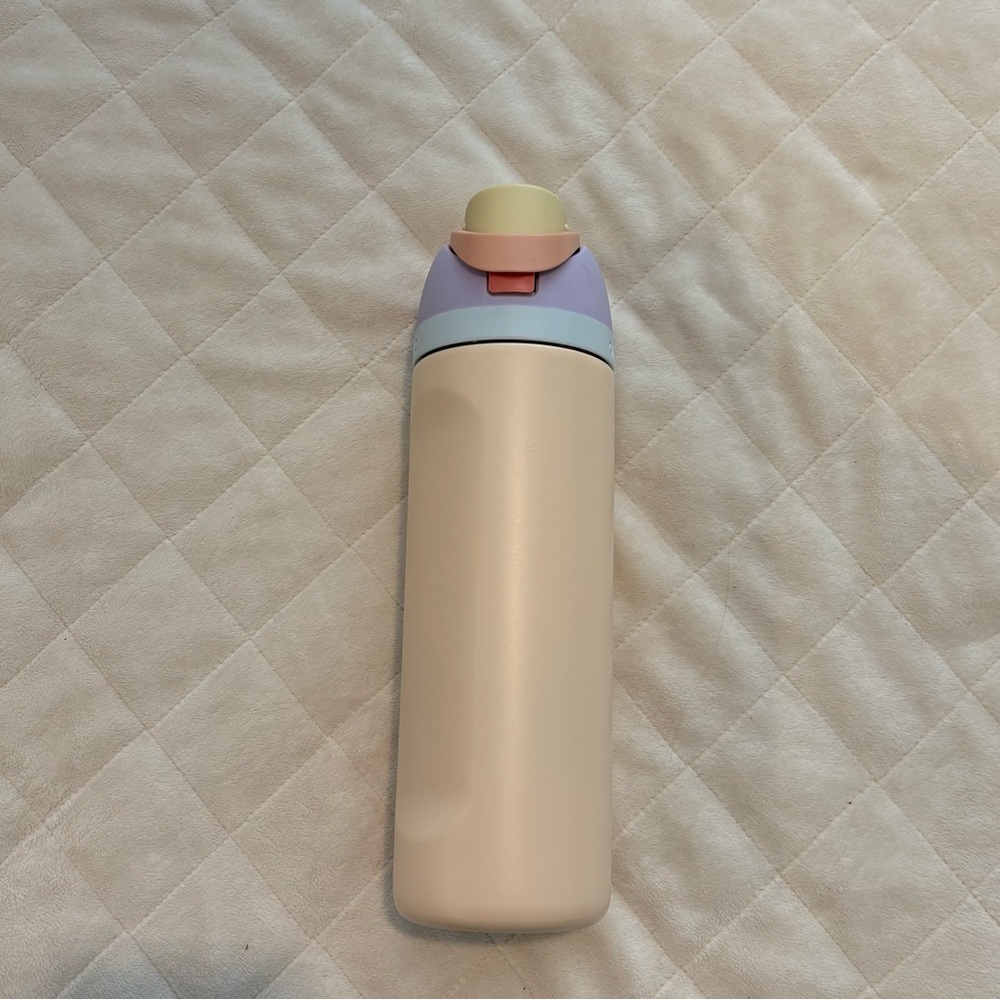 24oz Owala FreeSip